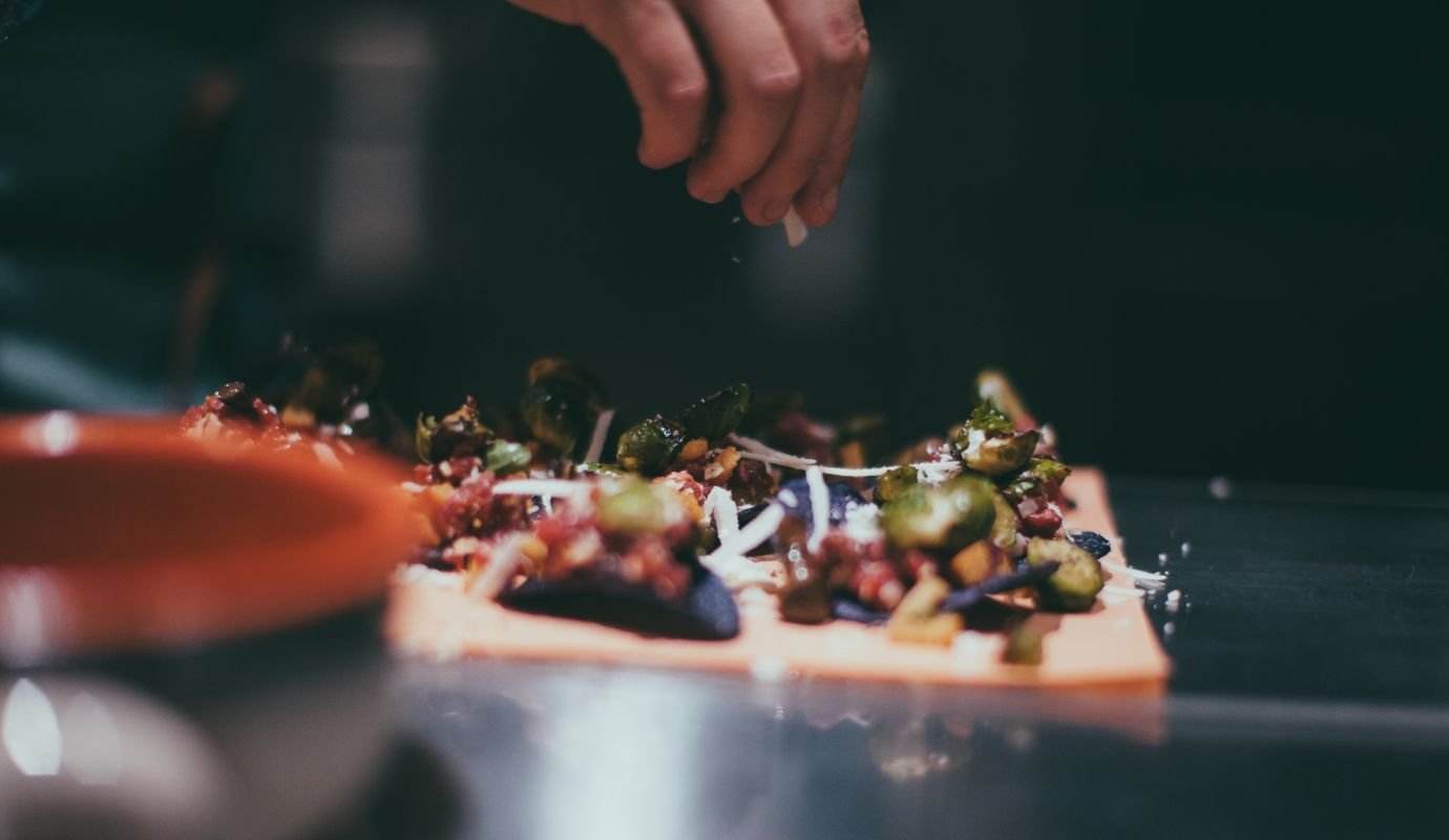 Tabla de producto gourmet de Fort Alimentació: charcutería ibérica y conservas selectas